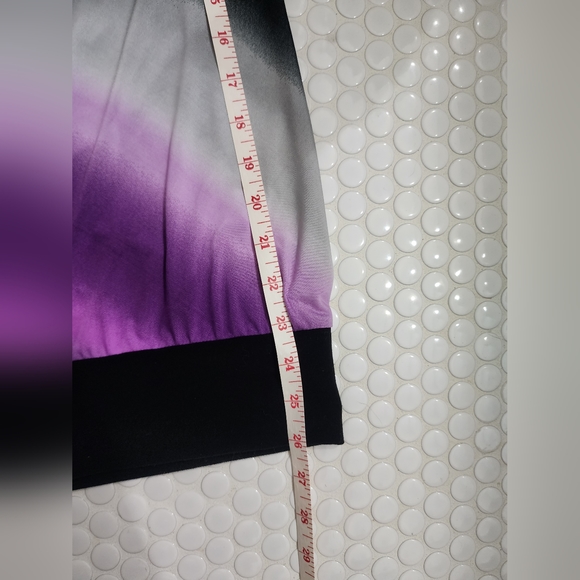 Le Chateau loose fitting multi tone top - Picture 4 of 6